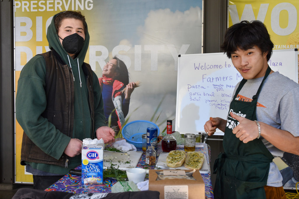 Foodwise Teens student participant and intern Yungmin in the Foodwise Kitchen